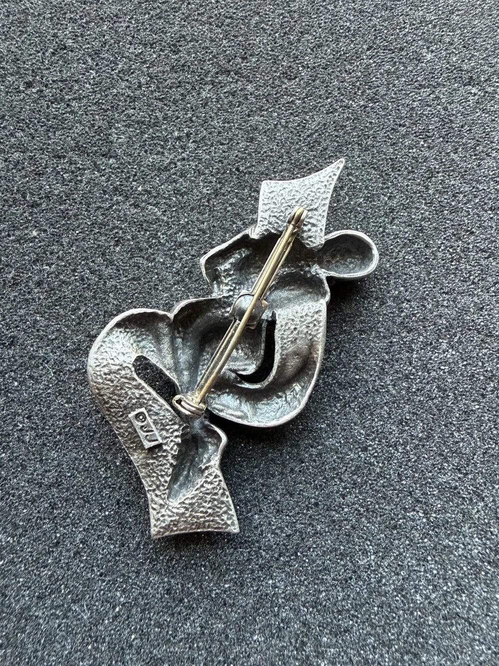 Vintage Jonette Jewelry (JJ) pewter brooch